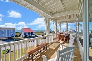 Outdoor dining - 7BR/6.5BAH House - Ocean Views, Event Home, Dog Friendly, Sleeps 18 (Oak Island)