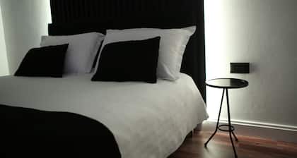 Dark Boutique Hotel
