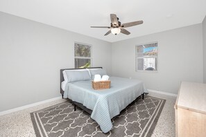 4 bedrooms, desk, iron/ironing board, free WiFi