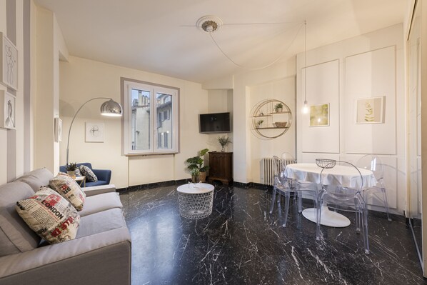 Deluxe Apartment | Living area