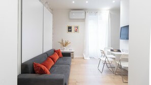 Interior - Italianway - Melzo 24 (Milan)