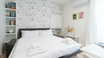 Apartment (0 Bedroom) | Interior