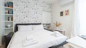 Apartment (0 Bedroom) | Interior