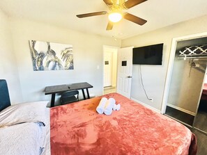 5 sovrum, skrivbord, strykjärn/strykbräda och gratis wi-fi