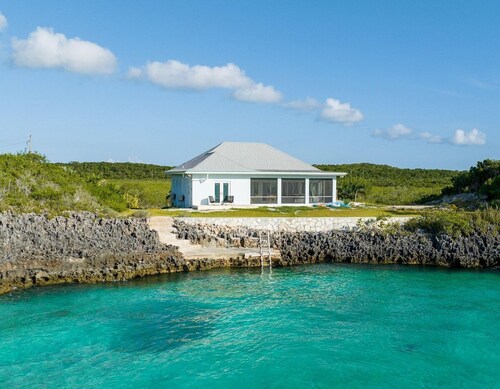 Lux Waterfront Villa on Secluded Caribbean Cove w/