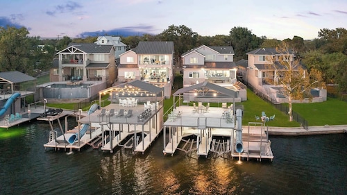 Side by Side Lux Homes } Concierge Services