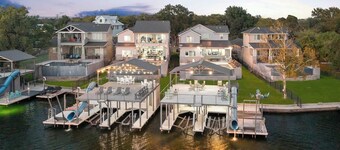 Side by Side Lux Homes } Concierge Services