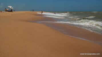 Una spiaggia nelle vicinanze