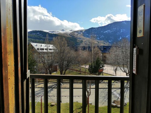 South facing and sunny apartment - Falcó 17