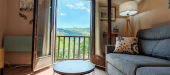 Bright apartment with balcony - Falcó 7