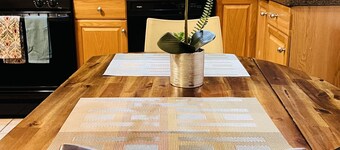 Cozy Quiet Apt in Suburbs - Very Walkable Area