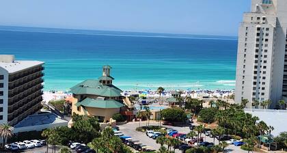Luxury condo in resort-10 th floor-Easy 4 min walk to beach