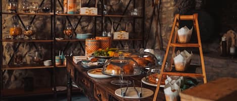 Free daily full breakfast