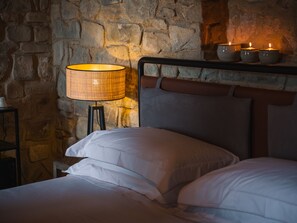 Luxury Suite | Minibar, in-room safe, free WiFi, bed sheets