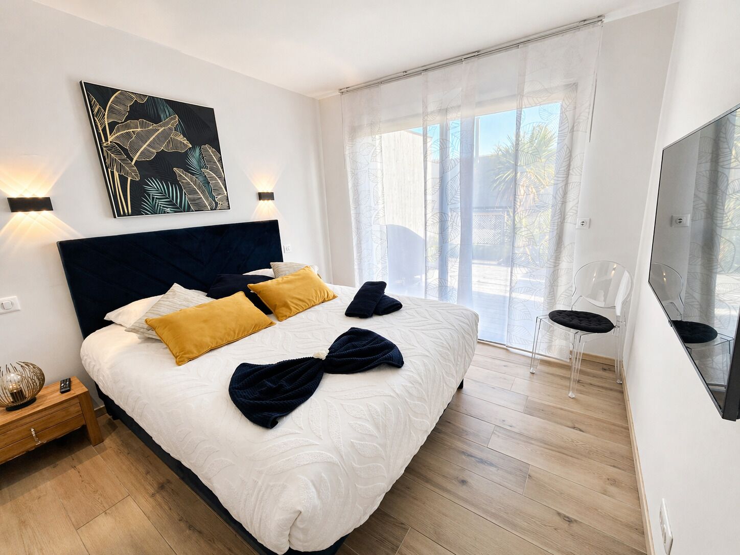 4 bedrooms, iron/ironing board, travel crib, WiFi (free)