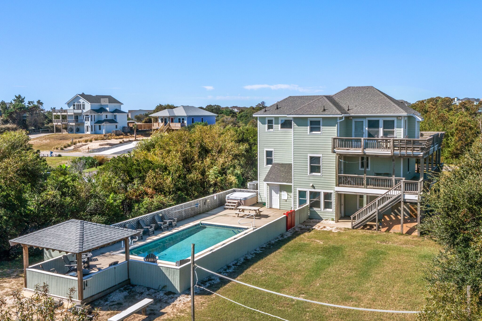 Beachnuts Too: Pool w/ Cabana | Hot Tub | Volleyball