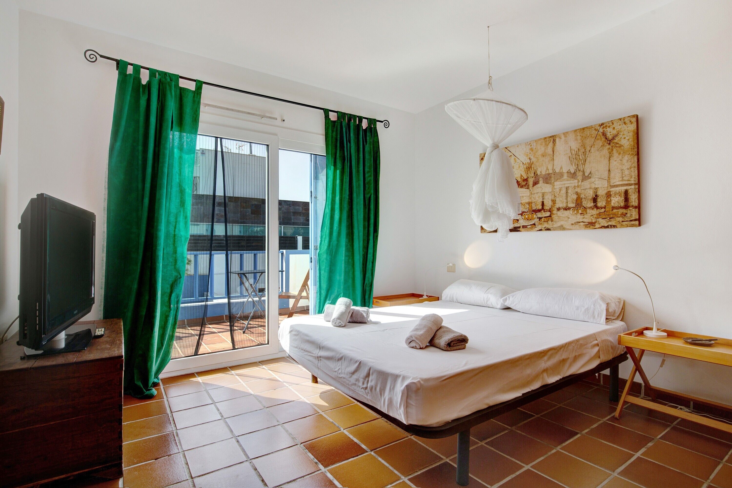 4 bedrooms, free WiFi, bed sheets