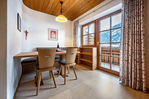 Appartement "Duregger App Sonnenschein" avec vue sur les montagnes, jardin & Wi-Fi