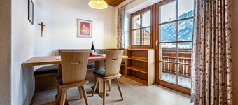 Apartment "Duregger App Sonnenschein" with Mountain View, Garden & Wi-Fi