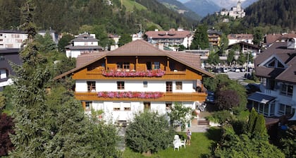 Appartement "Duregger App Sonnenschein" avec vue sur les montagnes, jardin & Wi-Fi