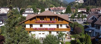Ferienwohnung "Duregger App Sonnenschein" mit Bergblick, Garten und WLAN