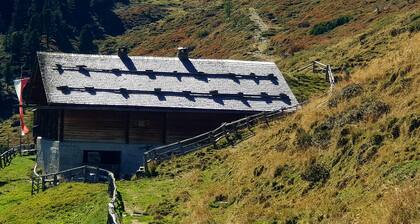 Studio "Duregger Nest" with Mountain View, Garden & Wi-Fi