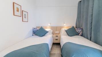 2 bedrooms, iron/ironing board, free WiFi, bed sheets
