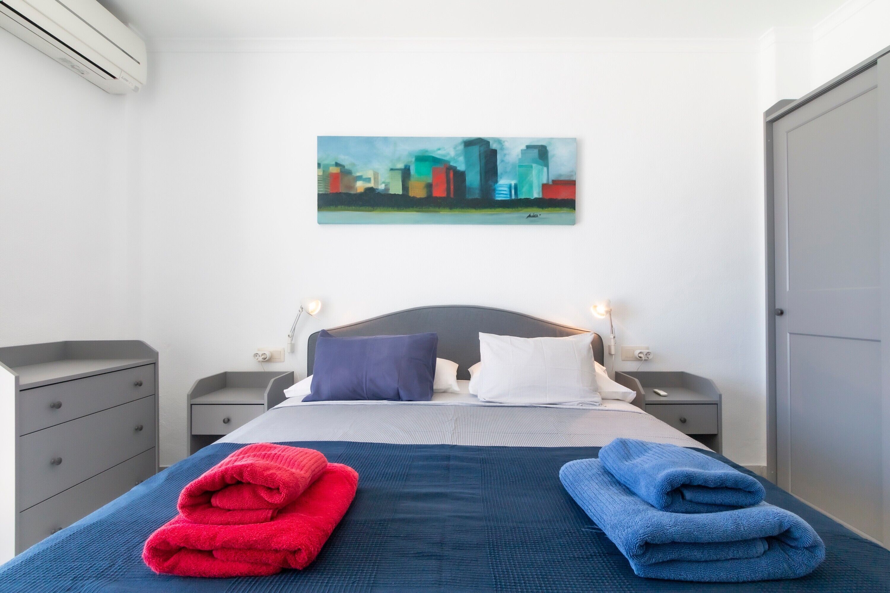 4 habitaciones, tabla de planchar con plancha y wifi gratis 