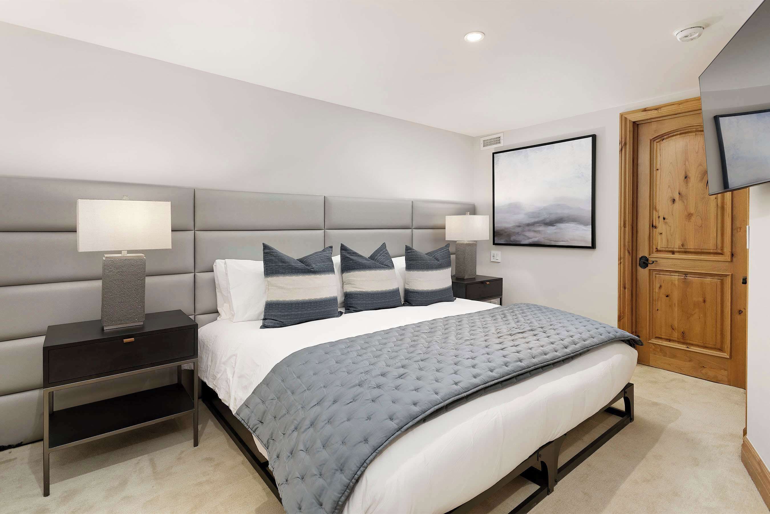 4 chambres, coffres-forts dans les chambres, bureau