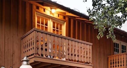 Updated 4 BR, 4.5 BA, 1 Block from Gondola!