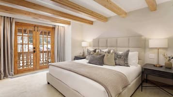 4 Schlafzimmer, Zimmersafe, Schreibtisch, Bügeleisen/Bügelbrett