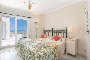 2 bedrooms, iron/ironing board, free WiFi, bed sheets - Luxury Apartment with Jacuzzi, Sea View, Wi-Fi & Air Conditioning (Marbella)