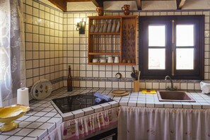 Fridge, microwave, oven, coffee/tea maker