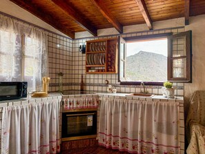 Réfrigérateur, micro-ondes, four, cafetière/bouilloire