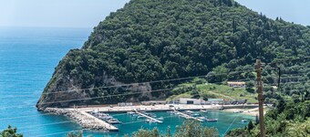 Hotel Apartment "Spyridoula Studio 1" with Sea View, Shared Pool & Wi-Fi