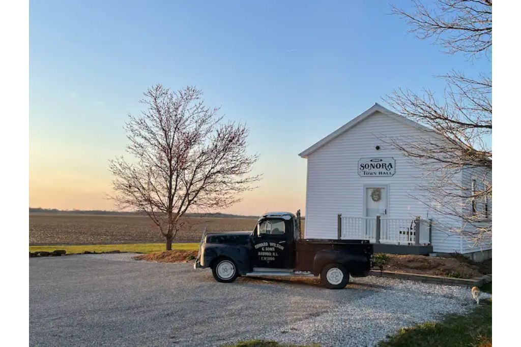 Nauvoo with a country view. Visit us here on the farm for an unique experience! 