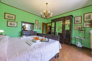 2 slaapkamers, een strijkplank/strijkijzer, gratis wifi, beddengoed