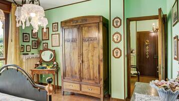 2 slaapkamers, een strijkplank/strijkijzer, gratis wifi, beddengoed