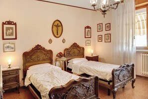 2 dormitorios, tabla de planchar con plancha, wifi gratis y ropa de cama