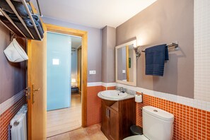 Bathtub, hair dryer - Studio "Apartamento Candela" with Mountain View & Wi-Fi (Monachil)