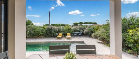 Outdoor pool, a heated pool
