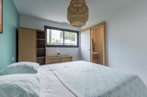 3 Schlafzimmer, Schreibtisch, Reisekinderbett, WLAN