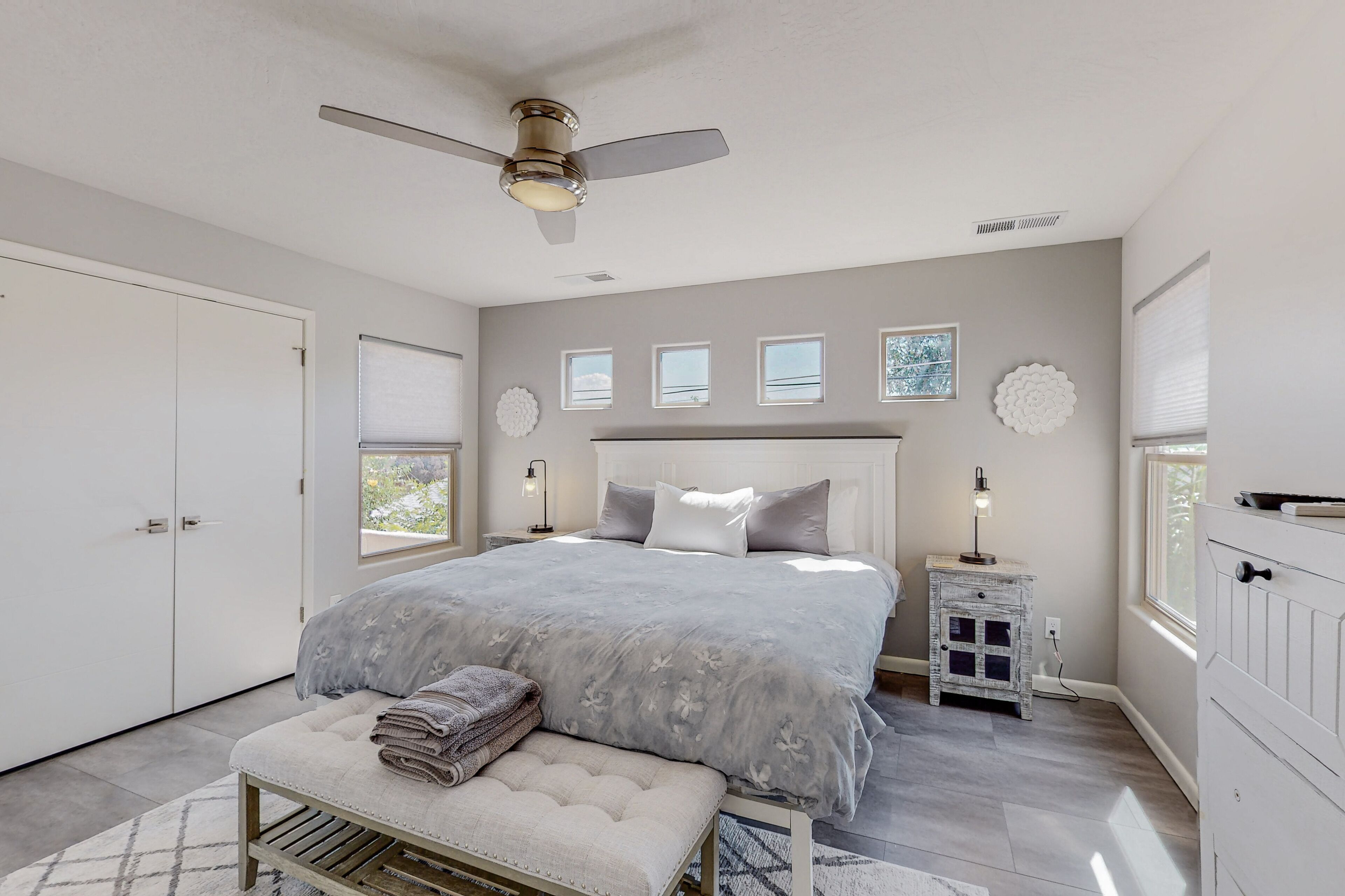 2 bedrooms, desk, iron/ironing board, free WiFi