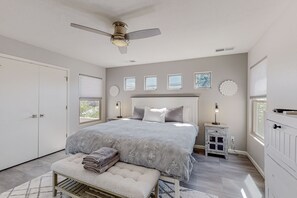 2 habitaciones, escritorio, tabla de planchar con plancha y wifi gratis