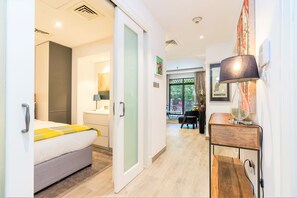 2 chambres, fer et planche à repasser, Wi-Fi gratuit, draps fournis