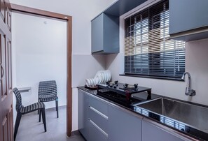 Private kitchen - Room 1. Dune Homes. Bed and Breakfast Homestay  (Alappuzha)