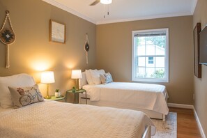 3 bedrooms, free WiFi, bed sheets - Sunnyside Bungalow Family & Groups Retreat (Morehead City)