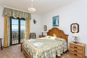 3 chambres, fer et planche à repasser, Wi-Fi, literie fournie