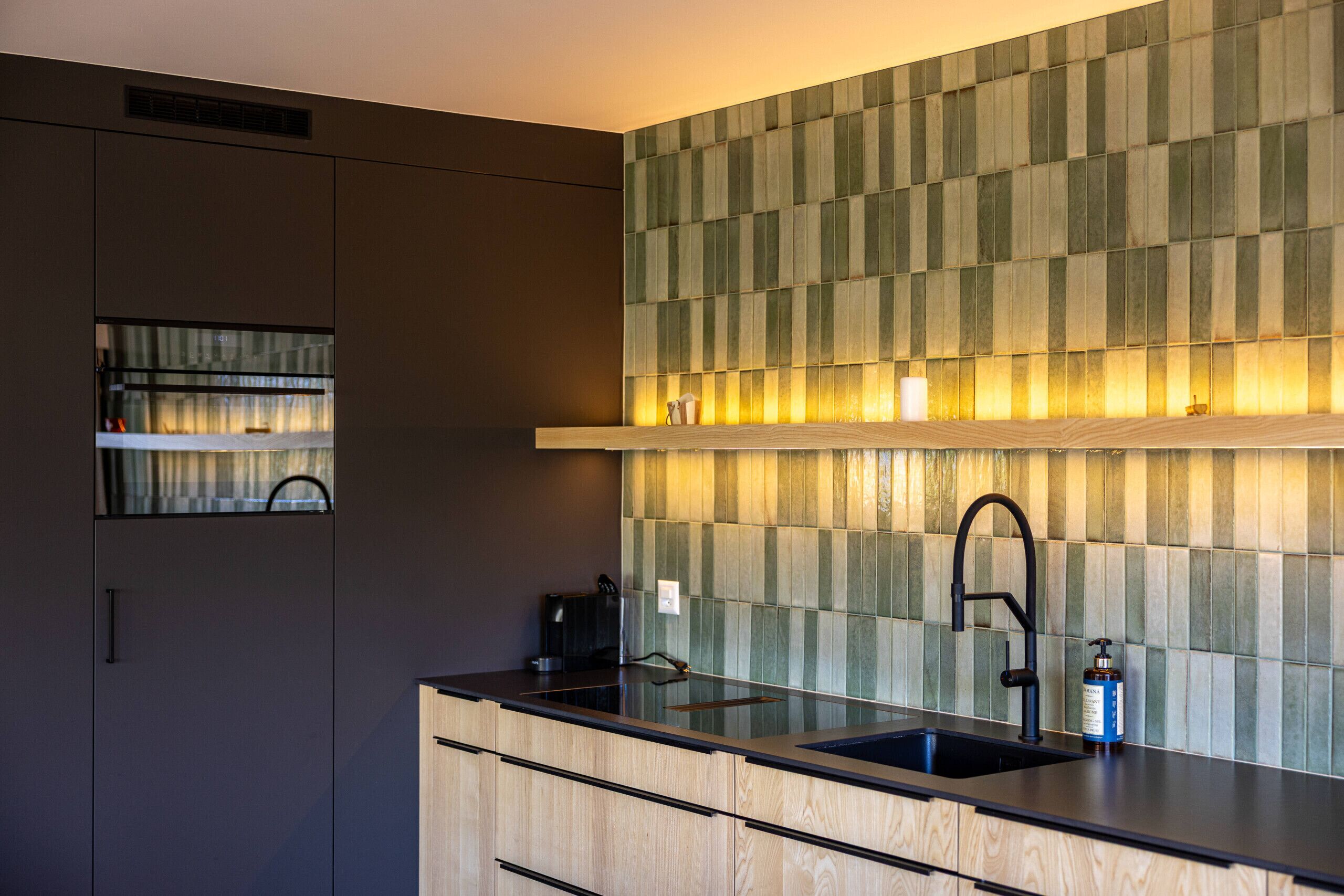 Kühlschrank, Mikrowelle, Ofen, Geschirrspüler