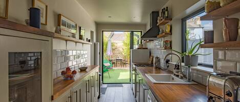 Réfrigérateur, four, plaque de cuisson, lave-vaisselle